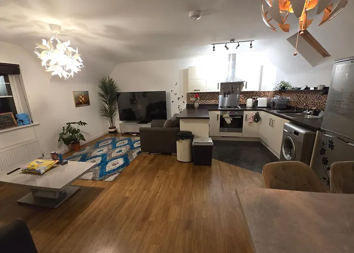 Modern Beautiful Luxury Coach House Free Parking