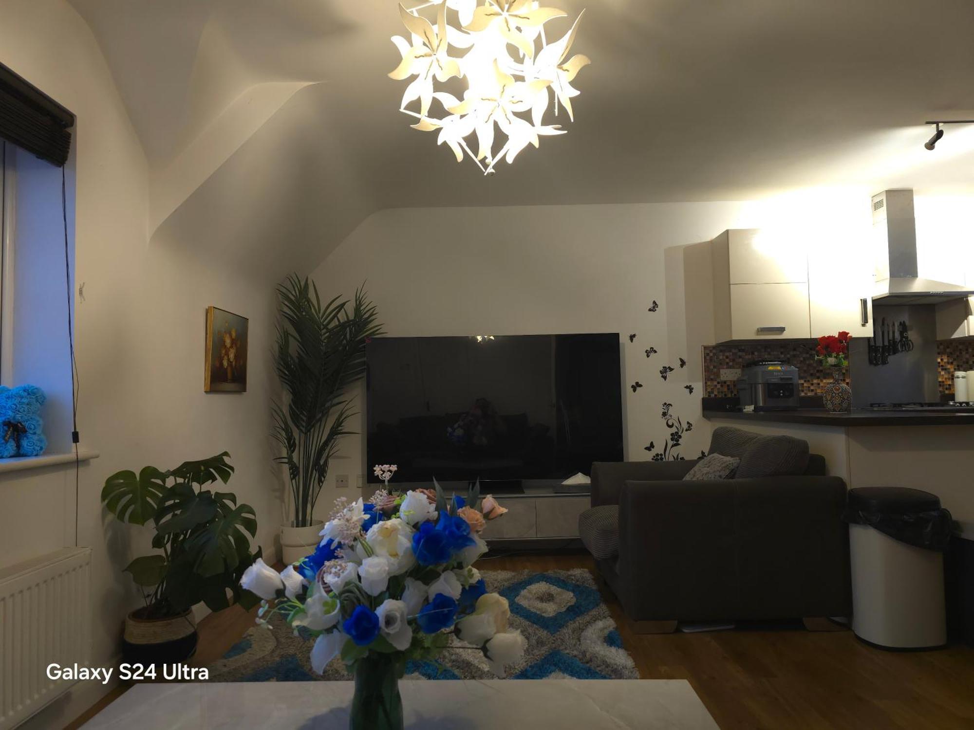 Modern Beautiful Luxury Coach House Free Parking Apartment *